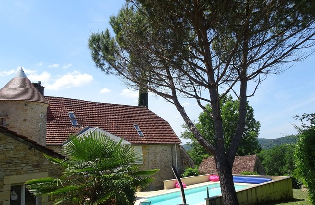 House on the Heights of St Julien de Lampon
