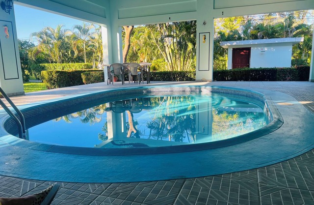 House private pool, ideal for family, Tela (near the beach 3 min)