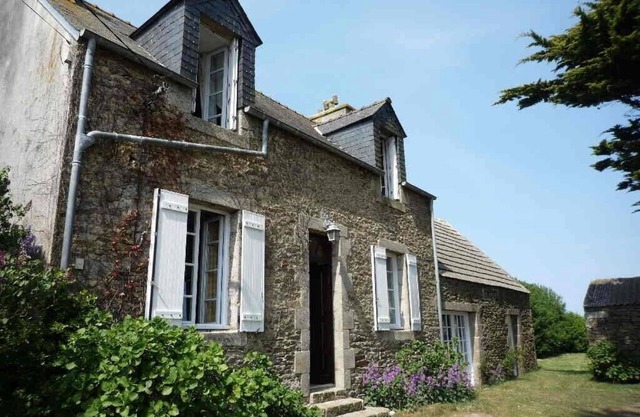House, separate garden, very close to beach, Plouguerneau