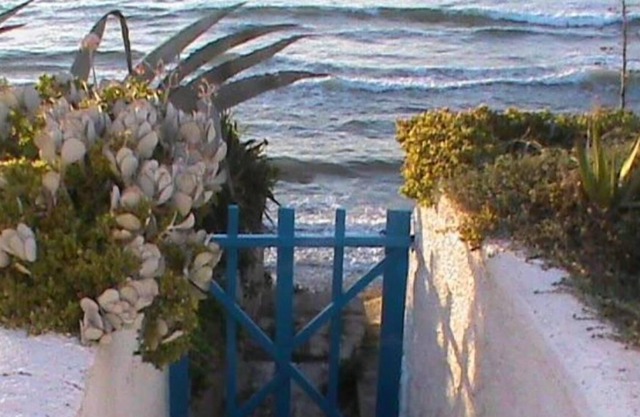 House / Villa with garden, close to the sea