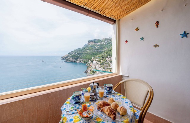 House with 2 bedrooms, Furnished Sea view Balcony, Free Wi-fi, Air Conditioning