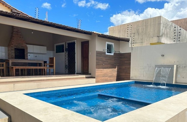 House with 4 bedrooms, 3 suites, swimming pool with SPA and whirlpool and barbecue