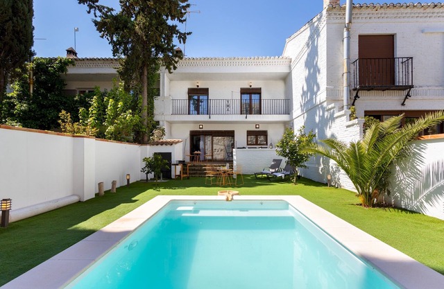 House with pool & parking Albaicín. San Nicolas