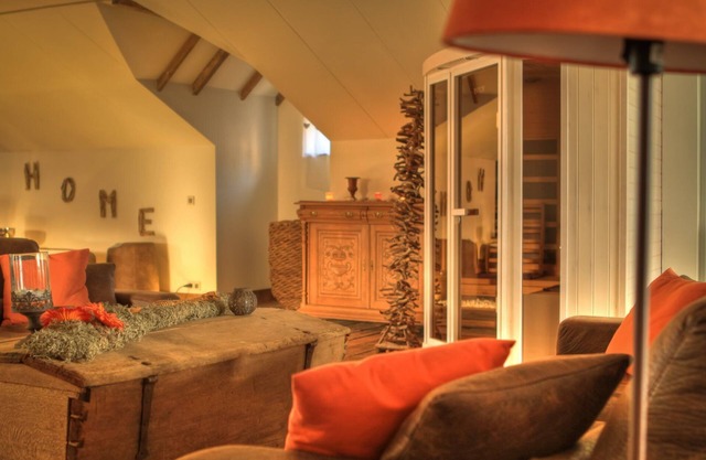 house with private pool, jacuzzi, sauna, hammam for 4 adults, 2 children