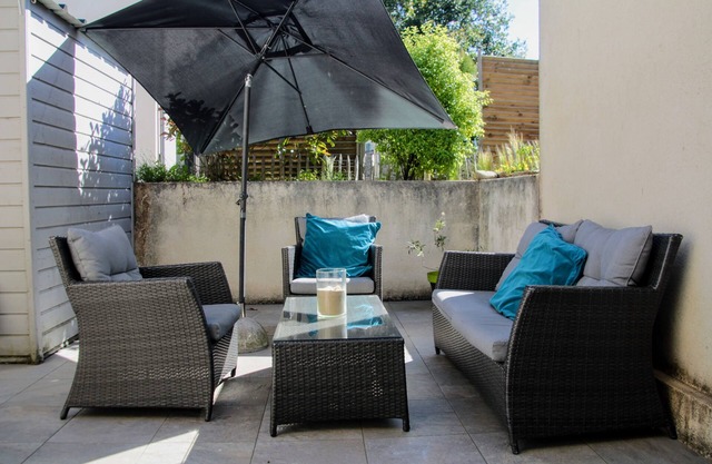 House with shared pool 3.5 km from the beach