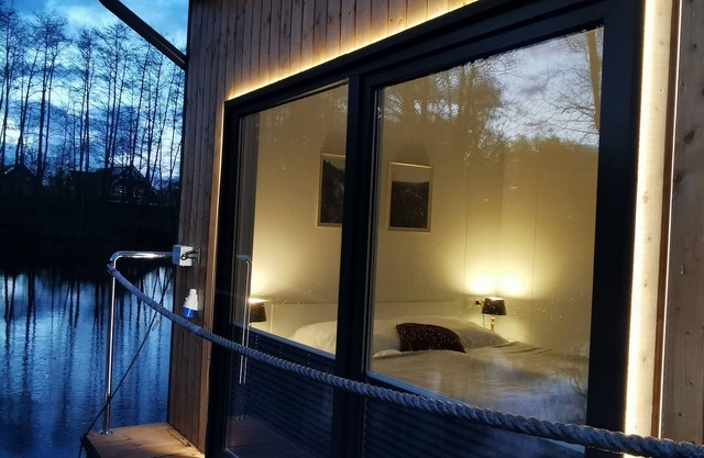 Houseboat for 6 guests with 32m² in Papenburg (173666)