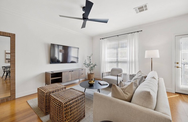 Houston charming Condo, a one-bedroom apartment near Galleria-