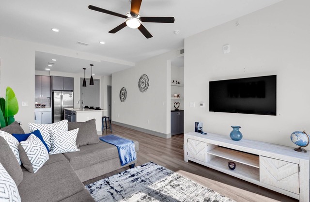 HoustonLuxe Penthouse Highrise