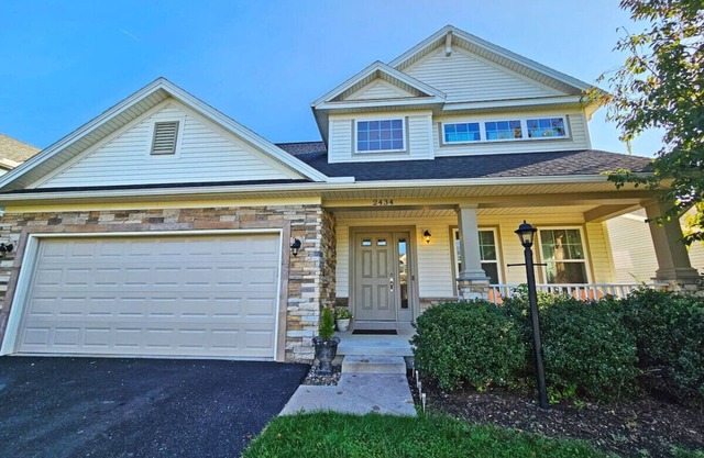 HUGE House 10 Mins From PSU Campus + Private Deck!