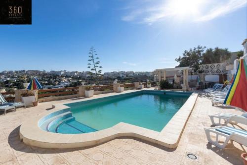 Huge Villa with Pool, BBQ and Spectacular Views by 360 Estates