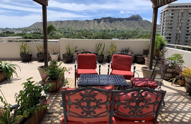 Huge, private lanai with panoramic view of Diamondhead