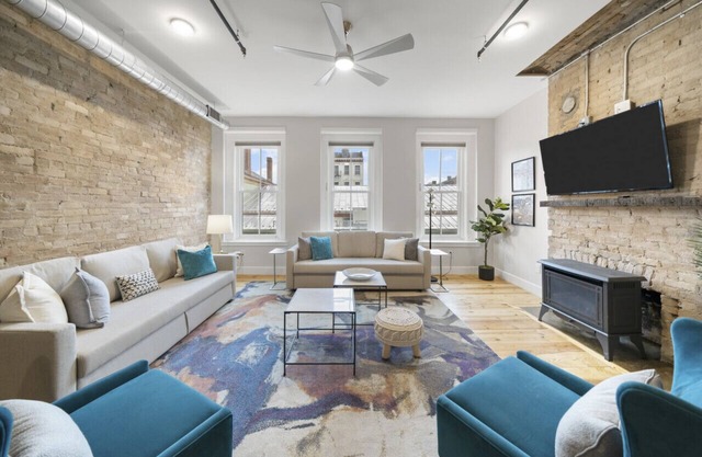 Huge Retreat| Rooftop Deck| Stay At Findlay Market