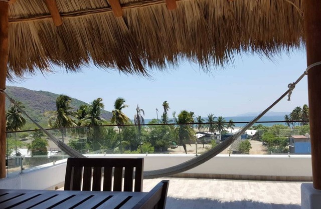 Huge Villa with Pool, Rooftop Deck, and Beach Views