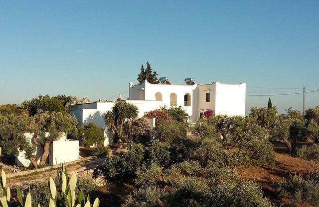 Hugely spacious, 8-person apartment. Shared pool and tennis court