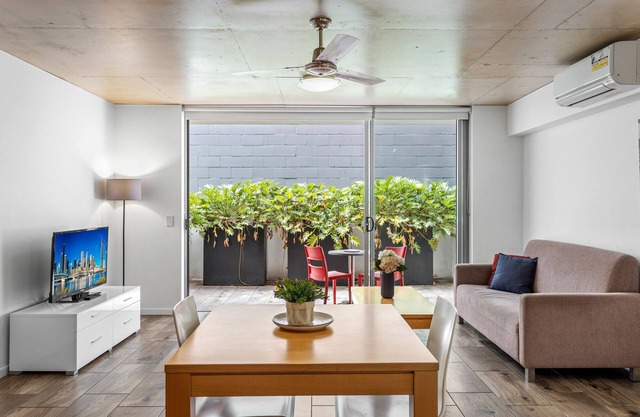 Humble City Living in an Energetic Neighbourhood