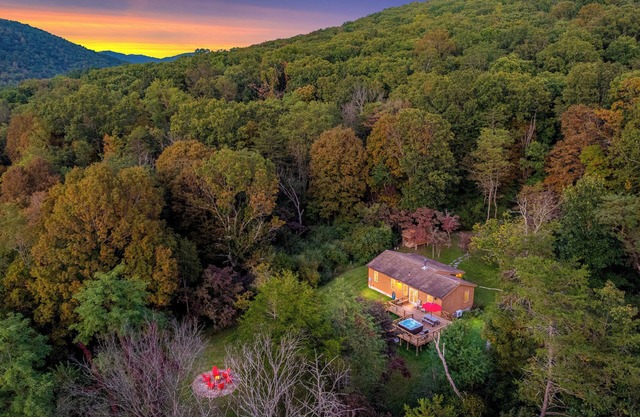 Hummingbird Crossing - Lost River Cabin - Hot Tub, Sunsets & Stargazing