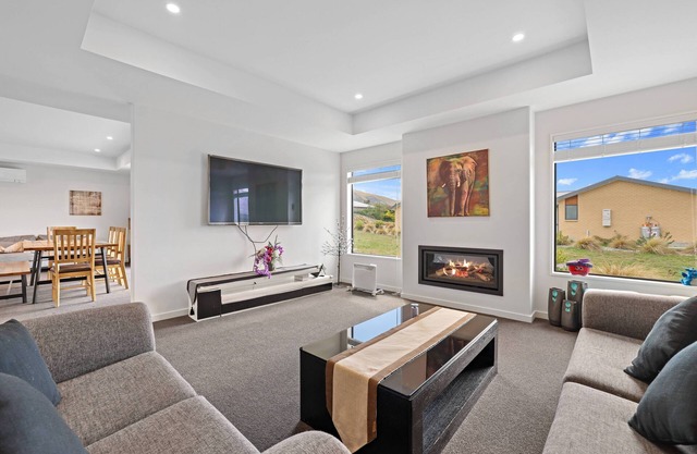 Hunter 3Bdr2ba2S2Q Apartment