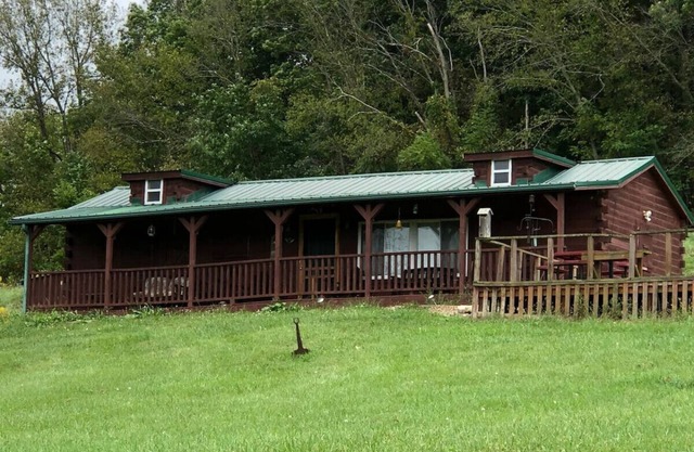 Hunting Cabin 65AC Zanesville Muskingum AEP WIFI&CELL SVC!