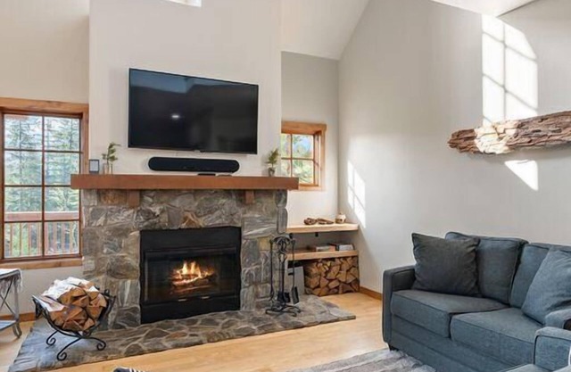 Ideal 2 BR Townhome|Ski in/Out, Pet Friendly