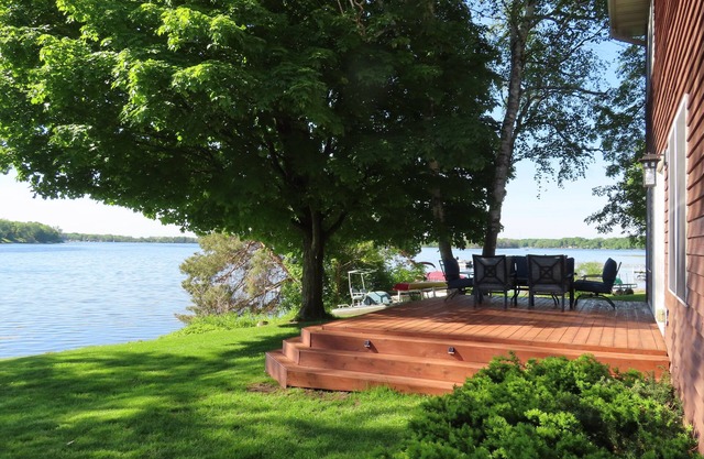 Ideal Summer Getaway! Two-story lake home on Rush Lake near Rush City/Cambridge