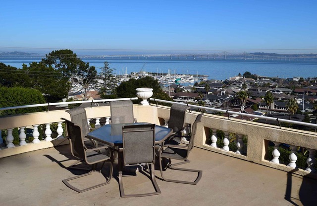 Idyllic Private Villa with Stunning S.F. Bay and Yacht Harbor View