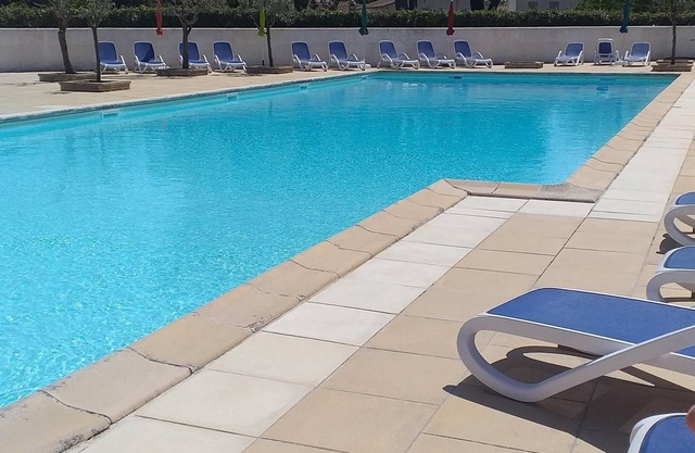 ILE DE RE 50 M FROM THE SEA PETS WELCOME