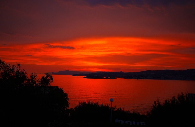 IMPRENSABLE VIEW OF THE SEA Direct access to the sea 50 metres away