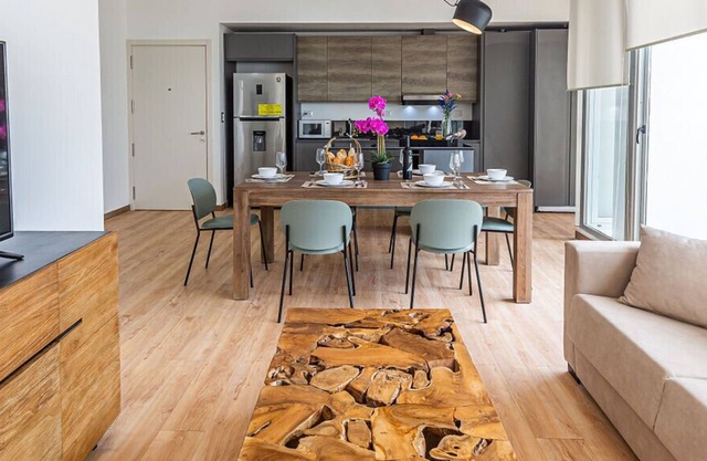 IMPRESSIVE CITY VIEW APARTMENT MARBELLA