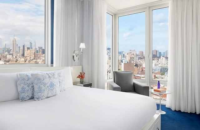 In the Heart of SoHo District! Stunning City Views, Pet-friendly, Prime Location