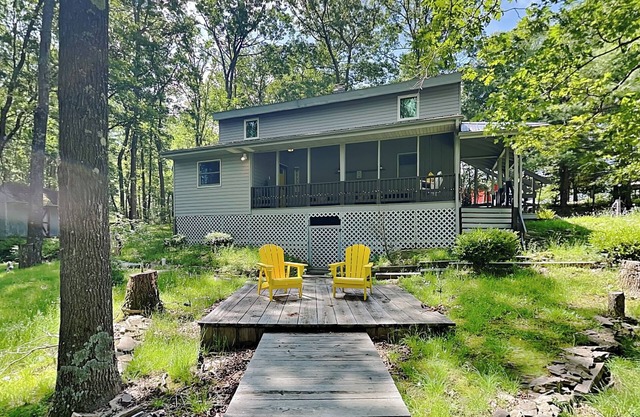 In The Middle | Pet-Friendly, Serene, Upgrades