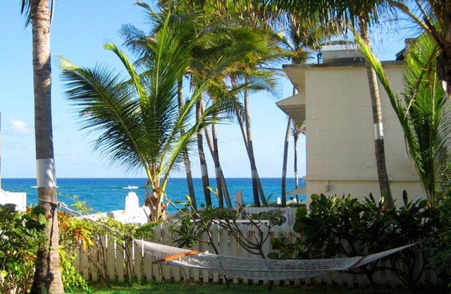 Inchcape Seaside Villas right on Silver Sands Beach - Coconut Studio