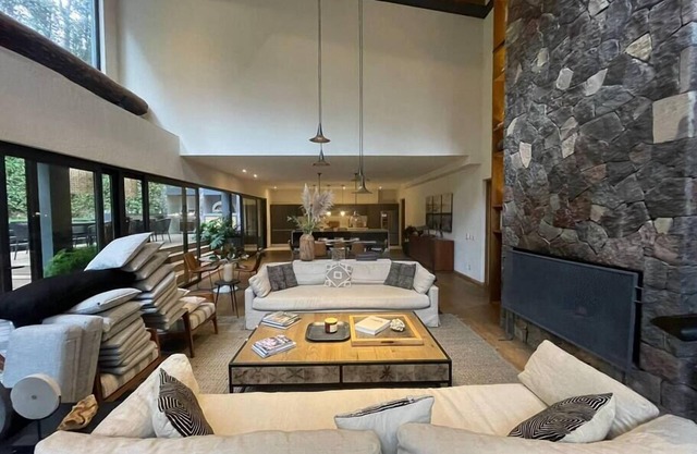 Incomparable House with Jacuzzi and Patio