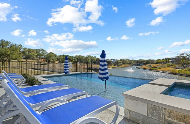 Incredible luxury lakefront home w/private pool, hot tub, near golf & wineries