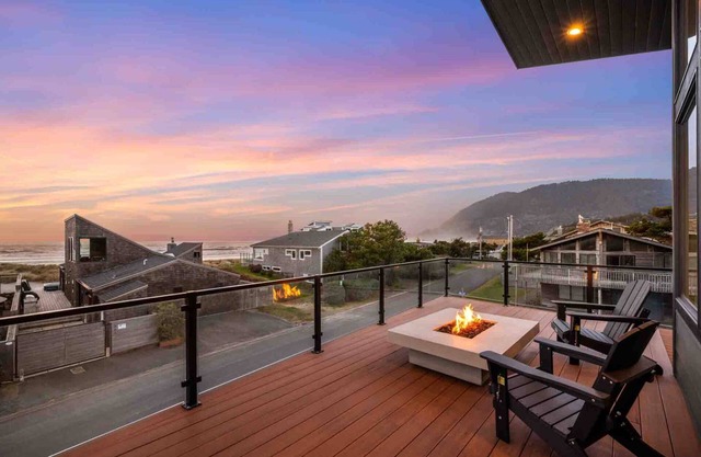 Incredible Manzanita Escape, Indoor Sport Court, Huge Deck w/Fire Table and Ocean Views