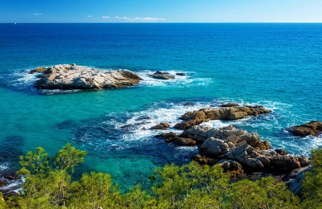 Incredible secluded villa, just 11km from Beach!