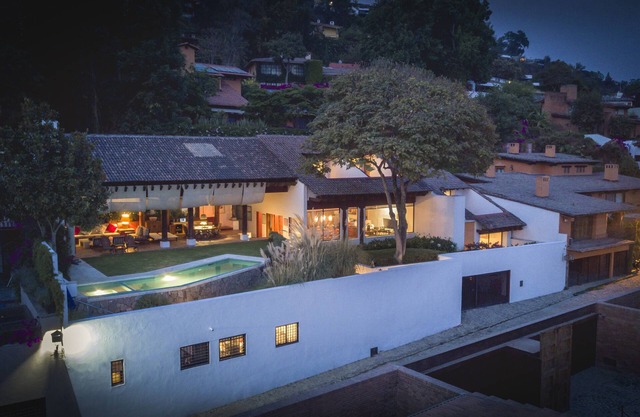 Incredible view. Luxury and comfort in a great location.