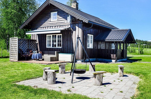 Incredibly charming cottage in beautiful surroundings directly on the lake.
