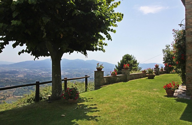 Indipendent villa with private pool and garden