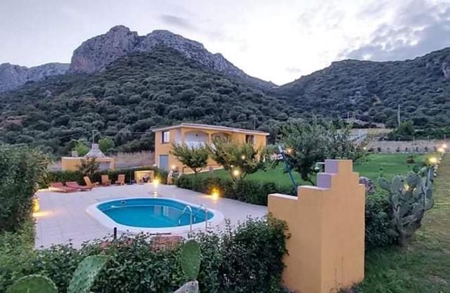 Indipendente con PISCINA USO ESCLUSIVO Internet illimitato