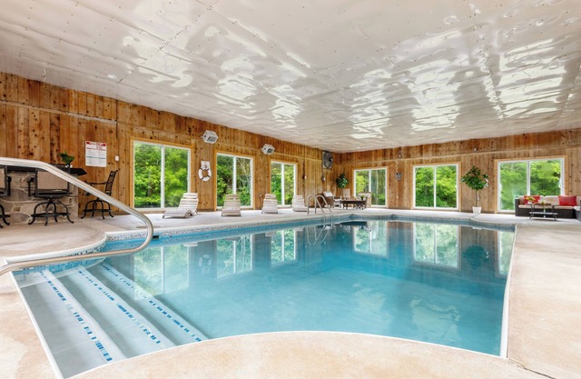 Indoor Heated Private Pool Home & Arcade in Lake Ariel Poconos with 7 beds