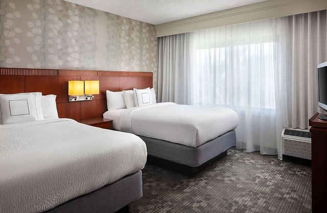 Indulge in Home-Like Comfort! 3 Relaxing Units, Near Glenwood Park, Pet-Friendly