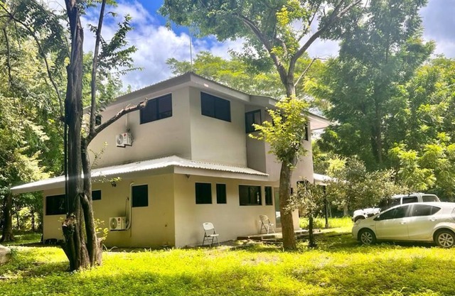 INSIDE HACIENDA IGUANA SURF COLORADOS