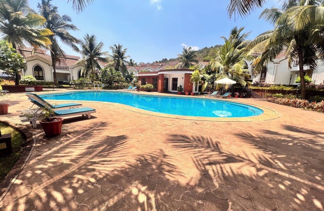 Insta-Worthy 1 BHK Apt. with Pool & WiFi near Baga,Calangute, Anjuna Beaches