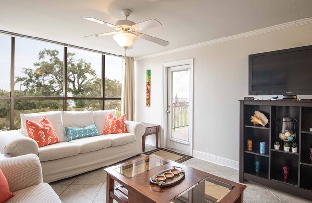 INTRODUCTORY PRICED! The Beach is Calling You to 324!