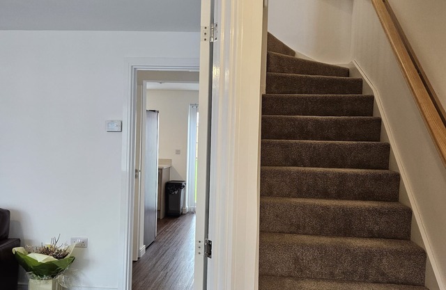 Inviting 2-Bed House in Crewe