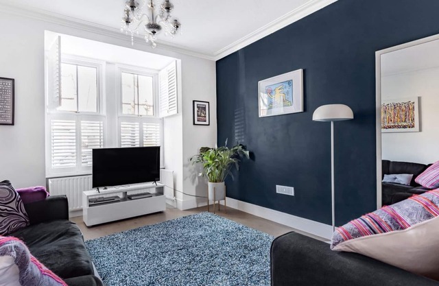 Inviting 3-Bed House in Beckenham