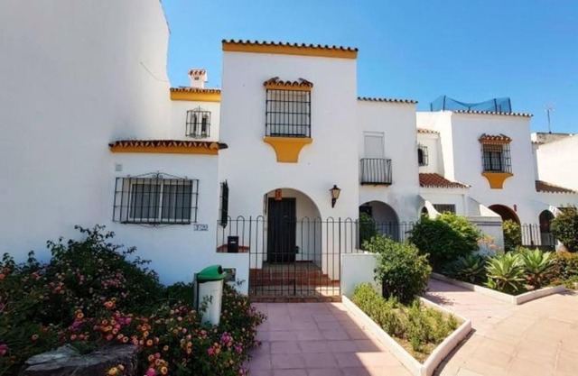 Inviting 3-Bed House in Marina de Casares
