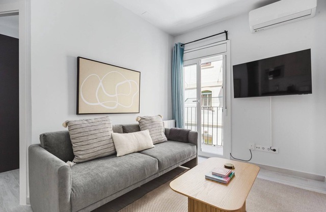 Inviting Barceloneta 1BR w/Balcony, near Beach, by Blueground