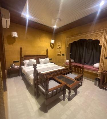 Ishav Guest House Jsm