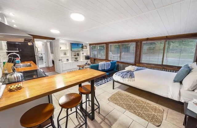 Island Hideout Summar